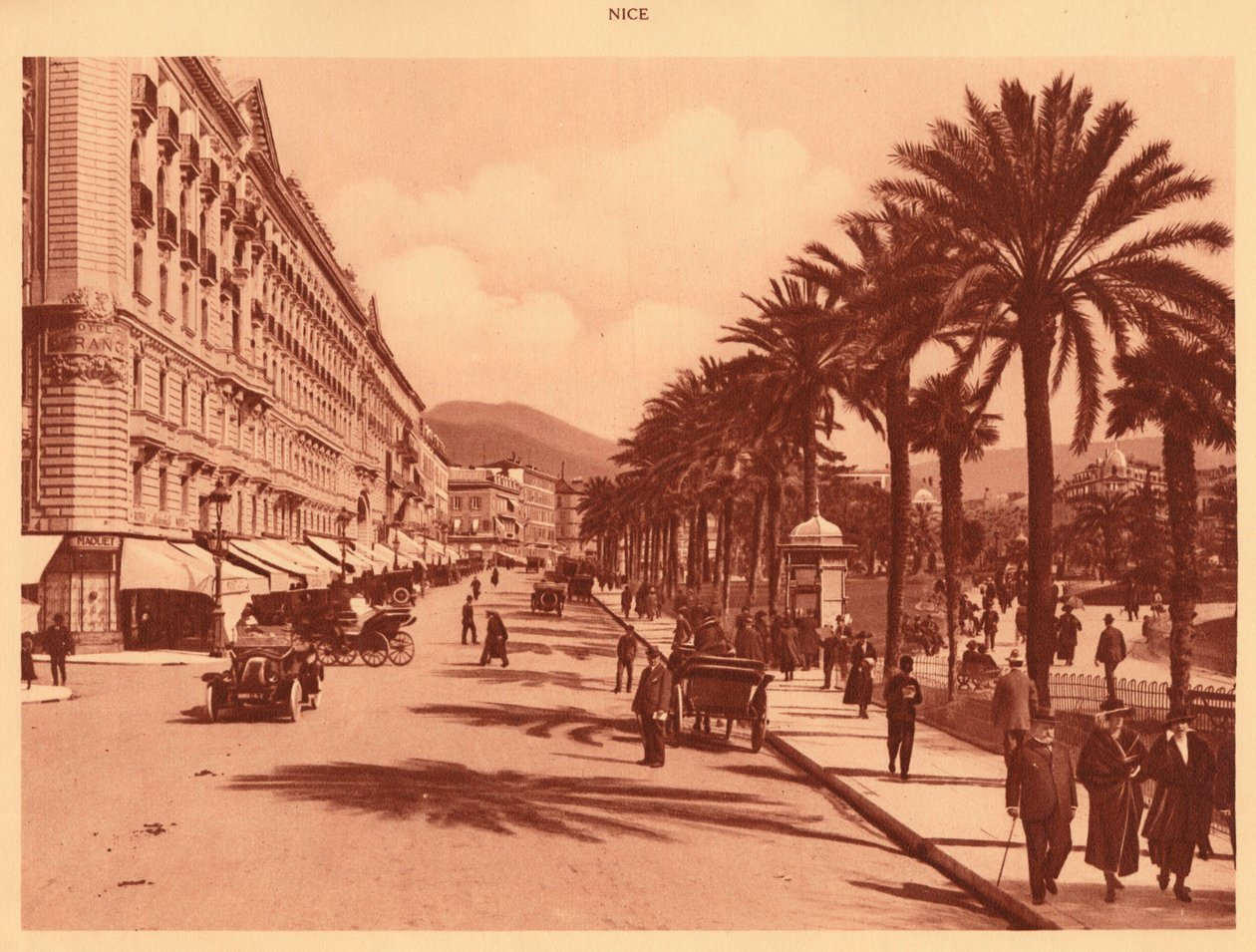 凡尔登大道，尼斯，1930年。 作者 不明