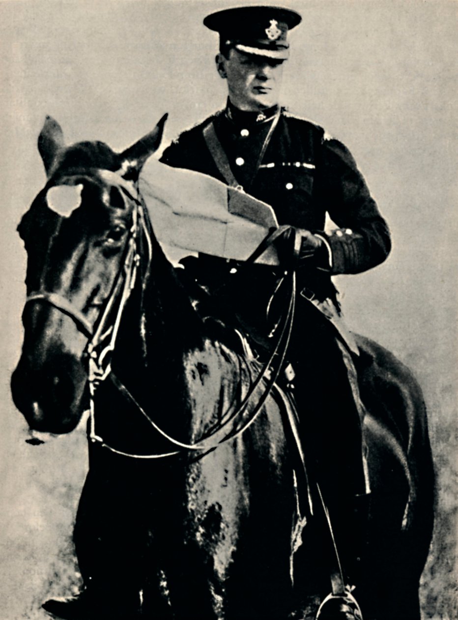 1915年，1945年重新参军。 作者 不明
