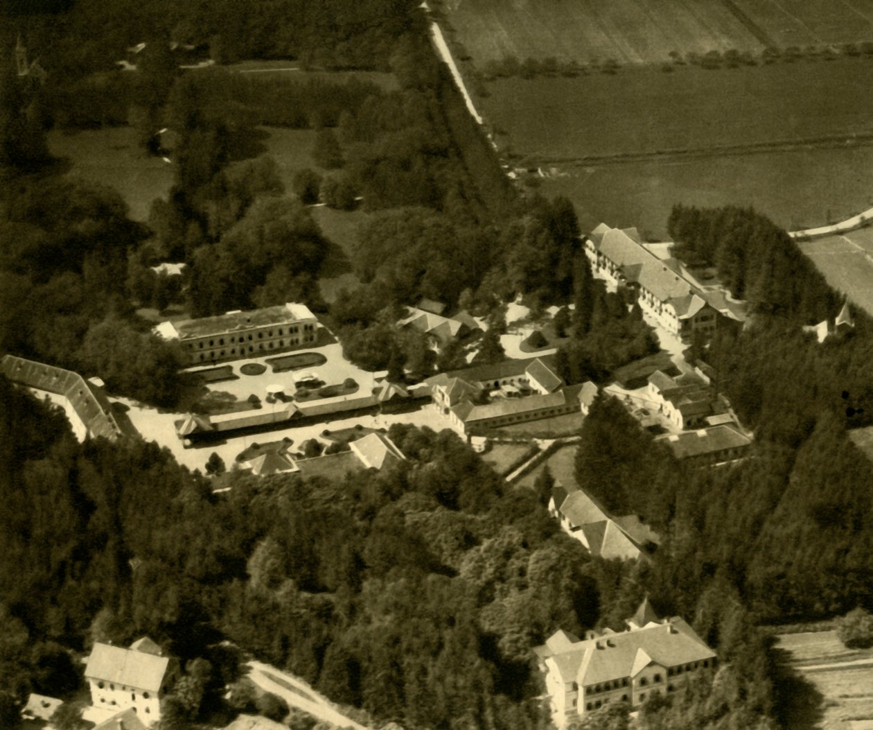 Bad Tatzmannsdorf，奥地利布尔根兰州，约建于1935年。 作者 不明