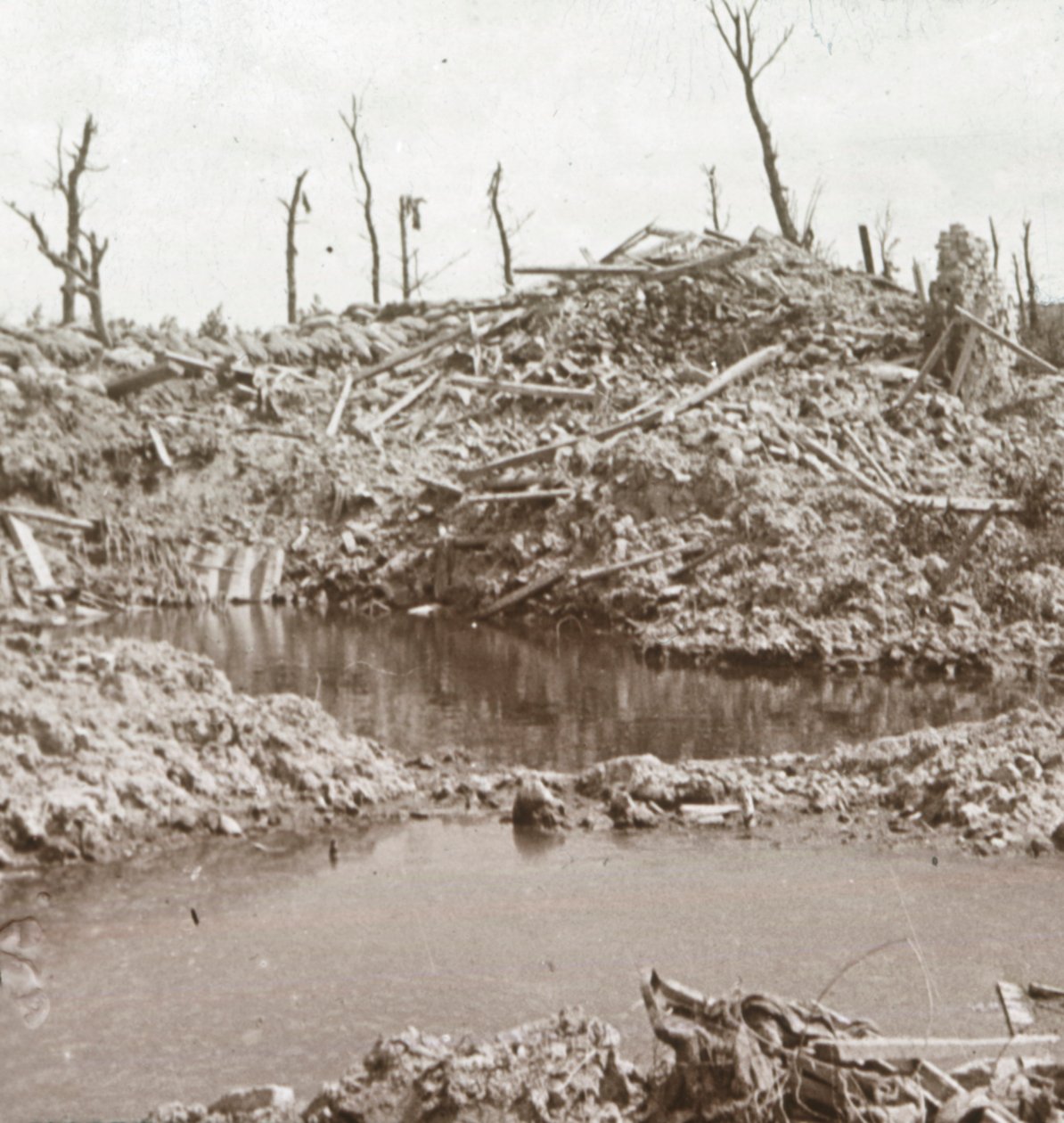 伊塞尔河河岸，比利时迪克斯梅德，c1914-c1918 作者 不明