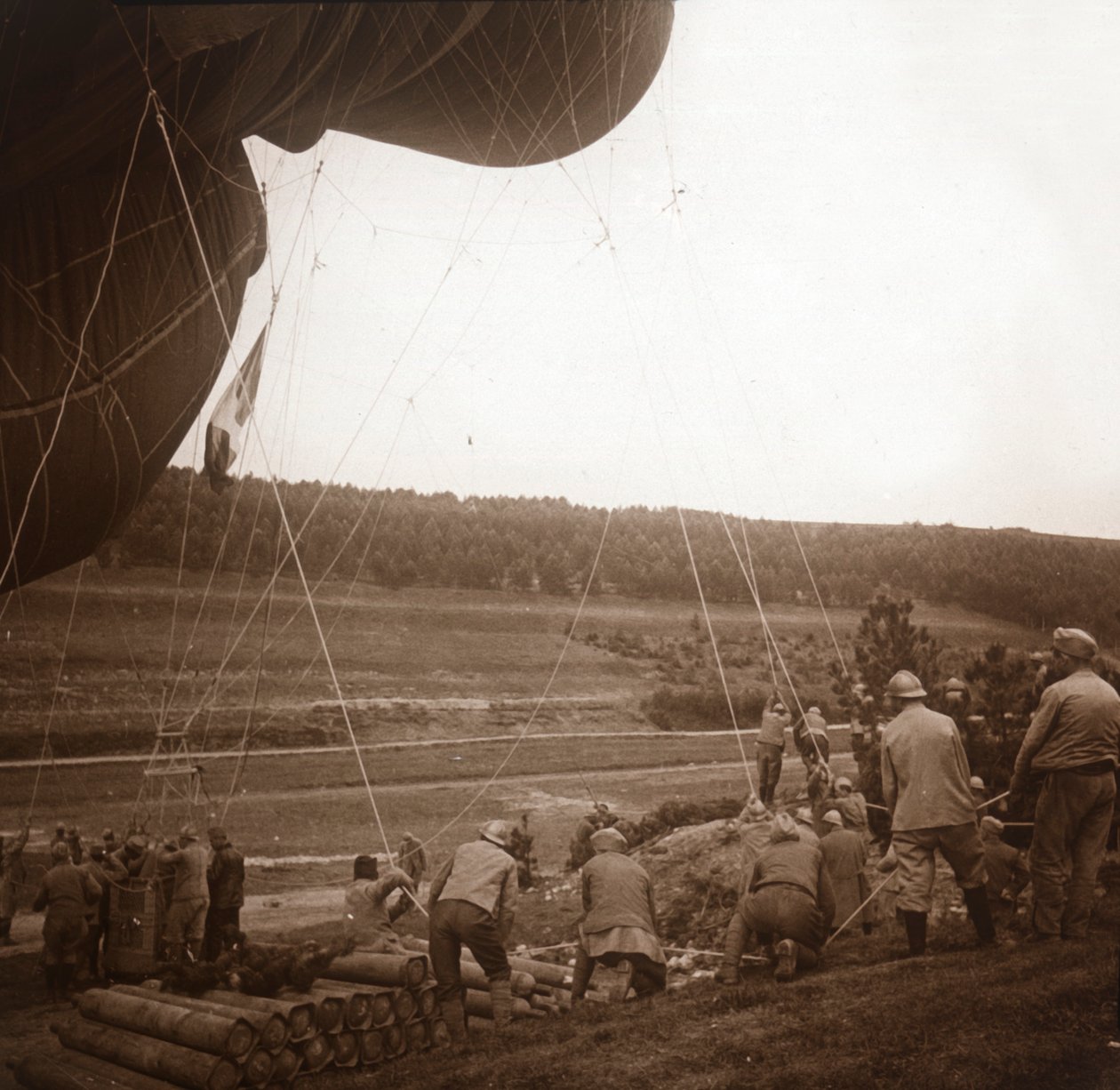 法国北部Genicourt的弹幕气球，c1914-c1918 作者 不明