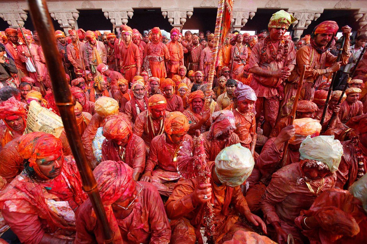 Barsana villagers celebrating Holi in Nandgaon Nandgaon Inde 作者 不明