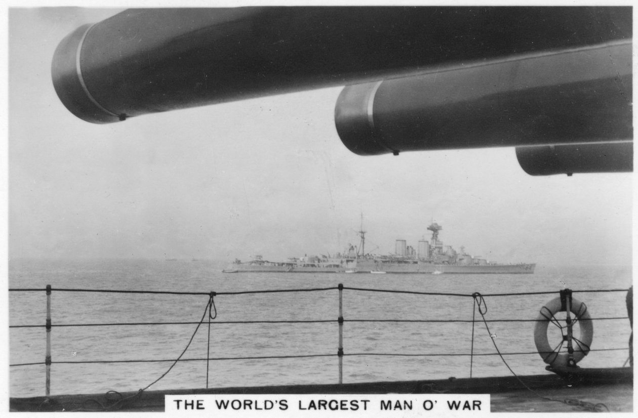 战列巡洋舰HMS引擎盖，从纳尔逊号（HMS Nelson）看，1937年 作者 不明