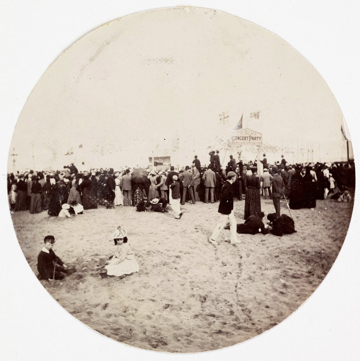 "Beach entertainment", c 1890 作者 不明