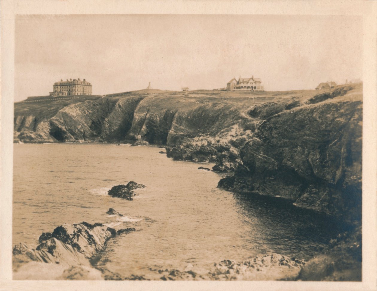 灯塔湾-纽基（Newquay），1927年。 作者 不明