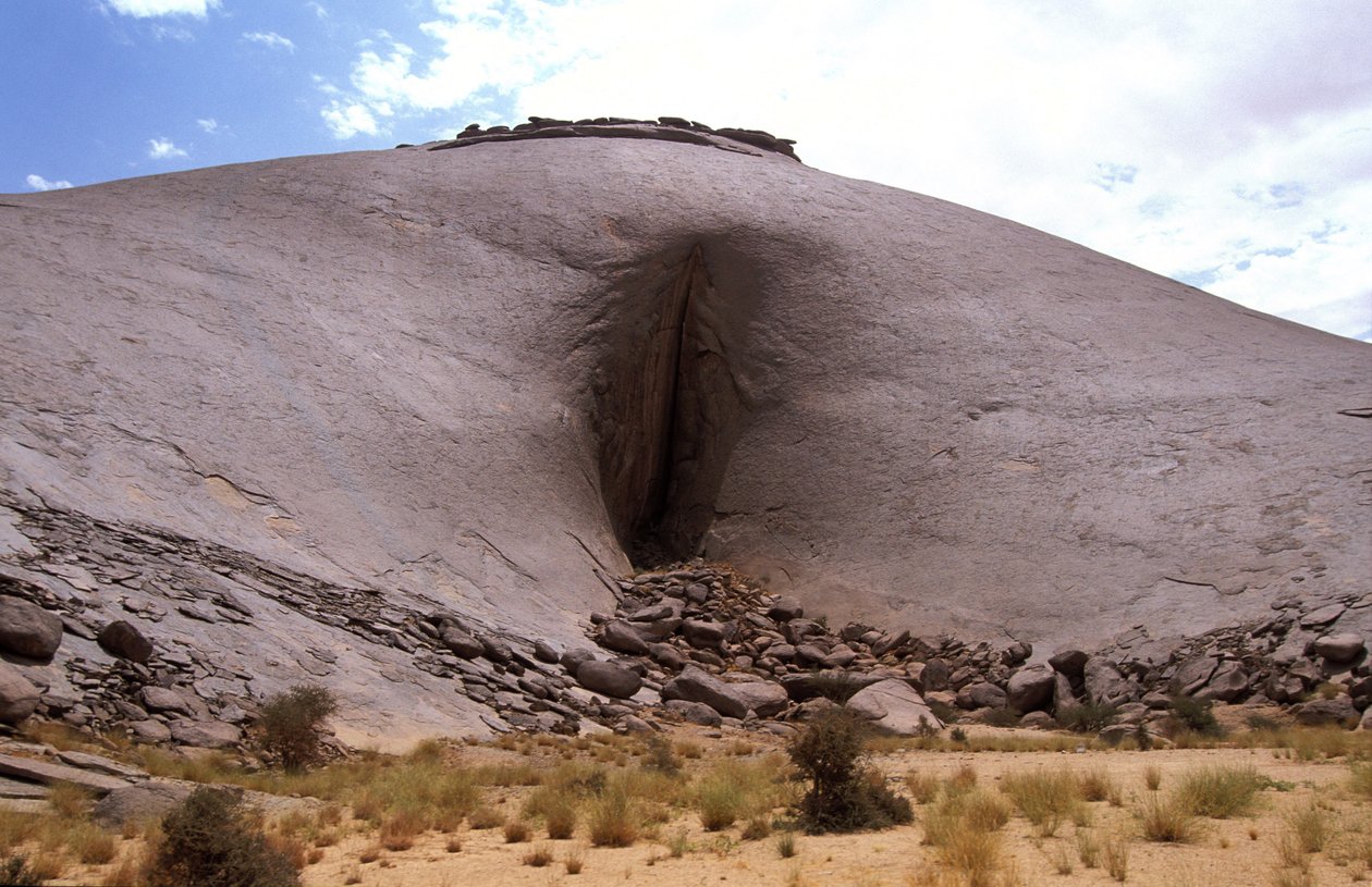 Ben Amira monolith in Adrar, , Mauritanie 作者 不明