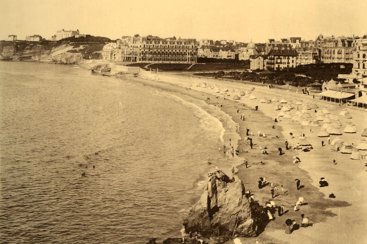 比亚里兹（Biarritz）-大海滩，大约建于1930年。 作者 不明