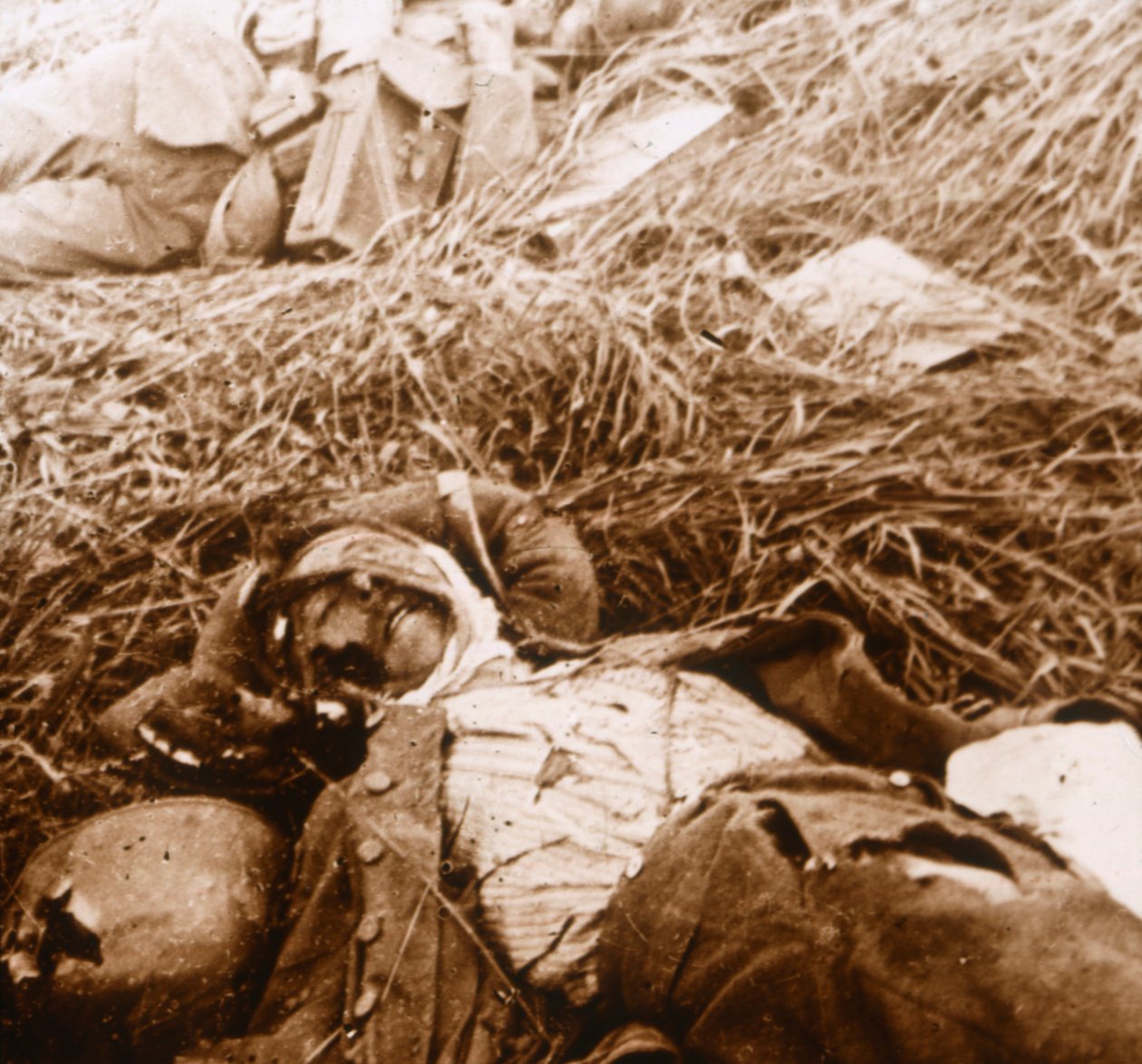 车身，法国北部克罗讷（Craonne），c1914-c1918 作者 不明