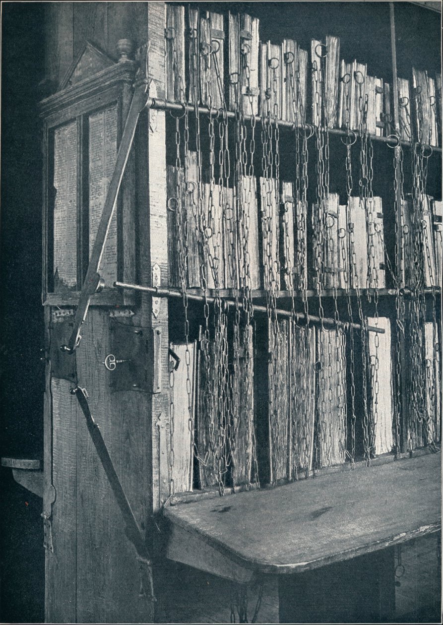 15世纪的书柜，带有更高版本，以及17世纪的画框，c1931 作者 不明
