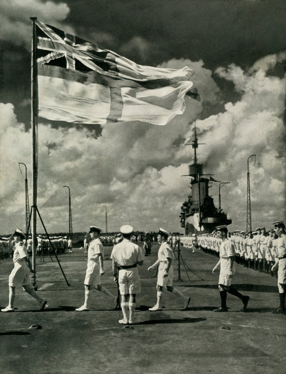 第二次世界大战，c1943年，在航母甲板上的英国水手。 作者 不明
