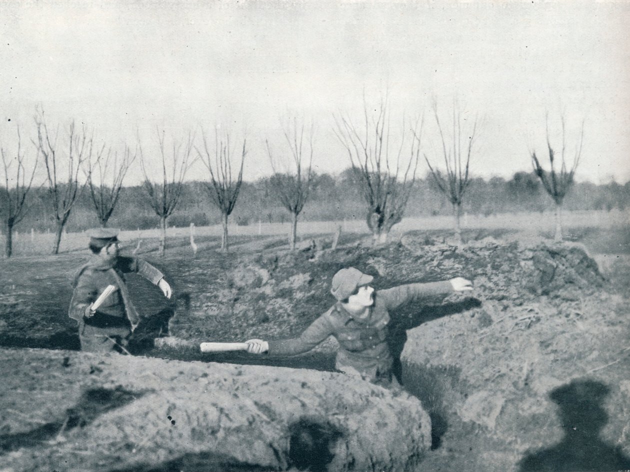 英国士兵练习投掷手榴弹，c1914 作者 不明