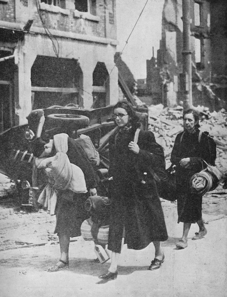 1940年，1940年，难民逃离，英军在卢汶（Louvain）挺身而出 作者 不明