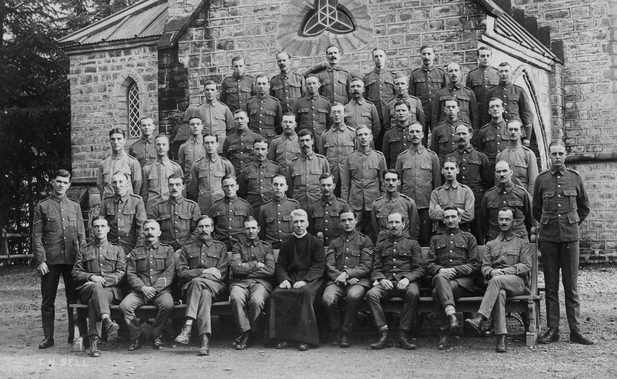 1917年查克拉塔驻军教堂外的英军 作者 不明