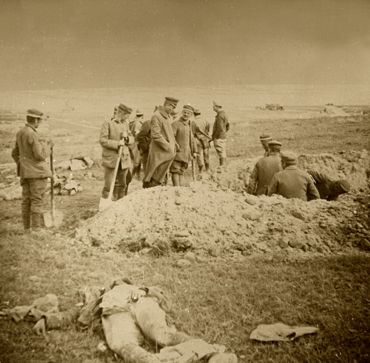 法国北部Sainte-Marie-à-Py的埋葬尸体，c1914-c1918。 作者 不明