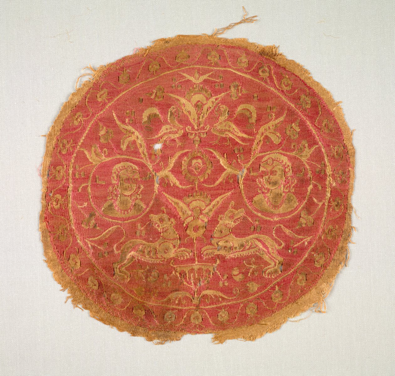 生命之树下的半身像和动物，约700-800年代后期。 作者 不明