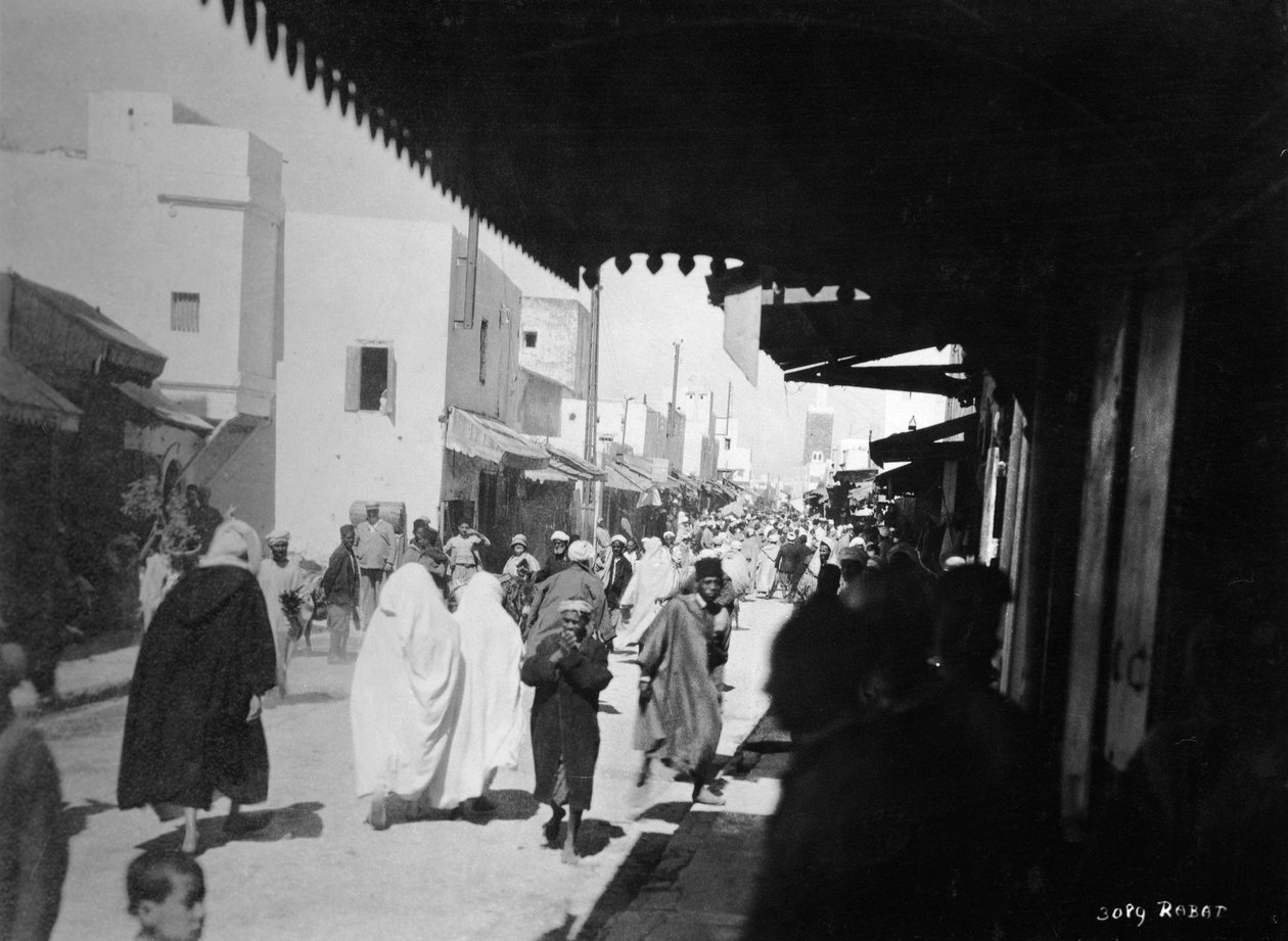 繁忙的街道，摩洛哥拉巴特，c1920s-c1930s 作者 不明