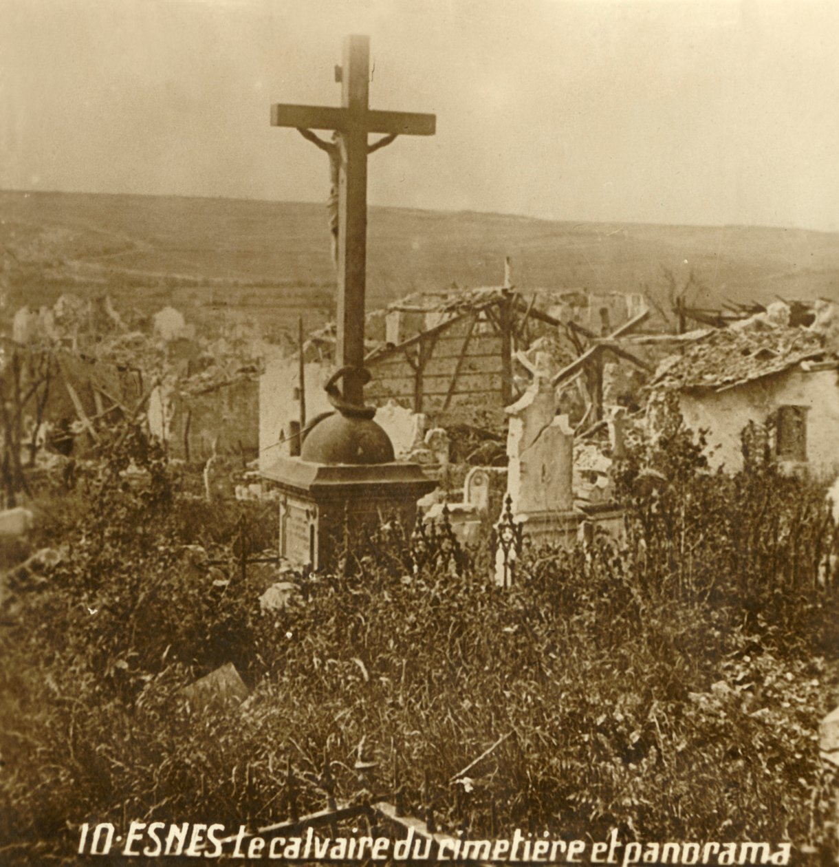 法国北部埃斯内斯公墓的v髅地，c1914-c1918 作者 不明