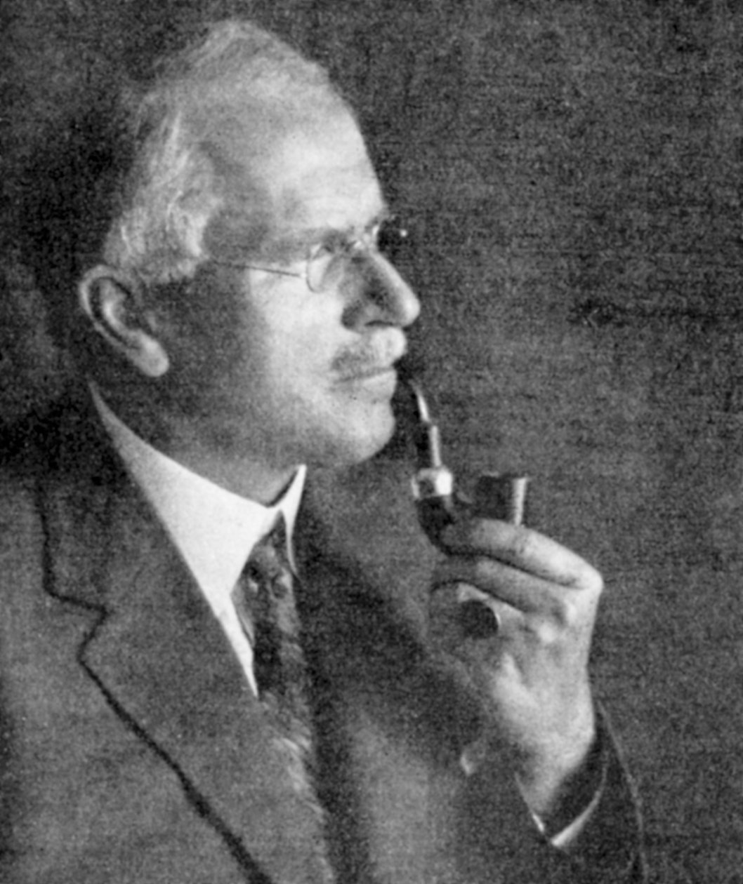 卡尔·古斯塔夫·荣格（Carl Gustav Jung）1875-1961，瑞士心理分析家 作者 不明
