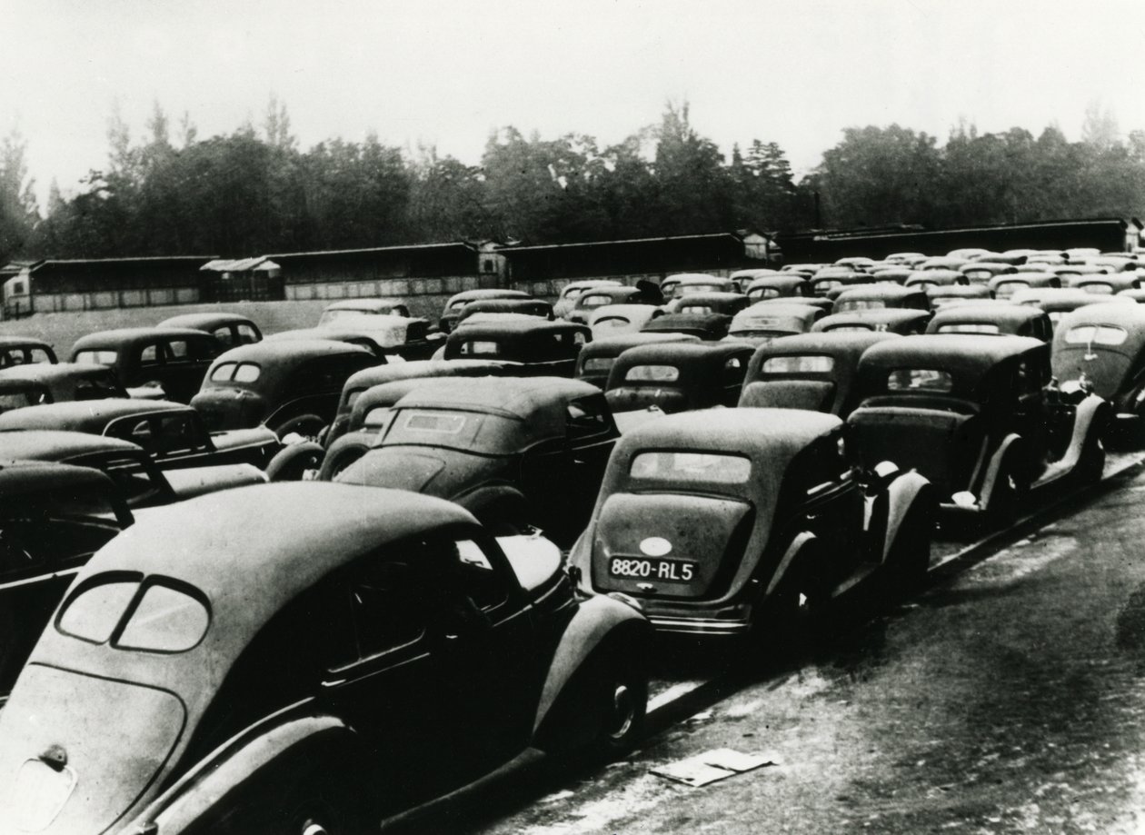 1940-1944年，被占领德国人没收的汽车，万森纳，巴黎 作者 不明