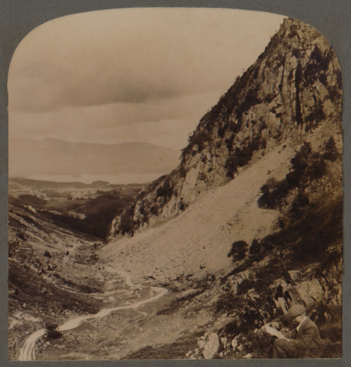 1903年，城堡克雷格（Craig）和美丽的Borrowdale山谷，英格兰Distriict湖。 作者 不明