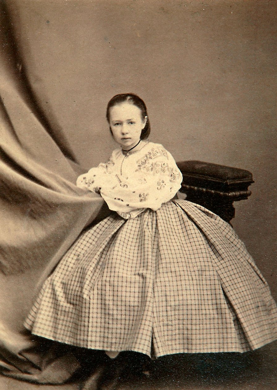 索菲亚·佩罗夫斯卡娅（Sophia Perovskaya）的童年肖像，1860年代 作者 不明