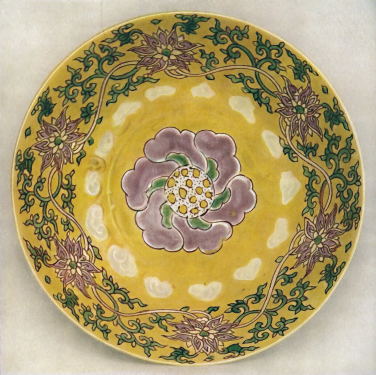 中国搪瓷彩绘瓷碗。嘉庆（1928年-1522-1566年） 作者 不明