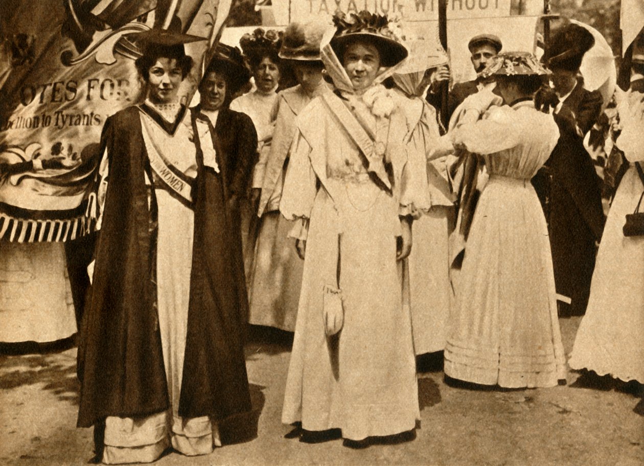克里斯塔贝尔·潘克赫斯特（Christabel Pankhurst）和Emmeline Pethick-Lawrence，海德公园，伦敦，1908年1月21日，1933年。 作者 不明