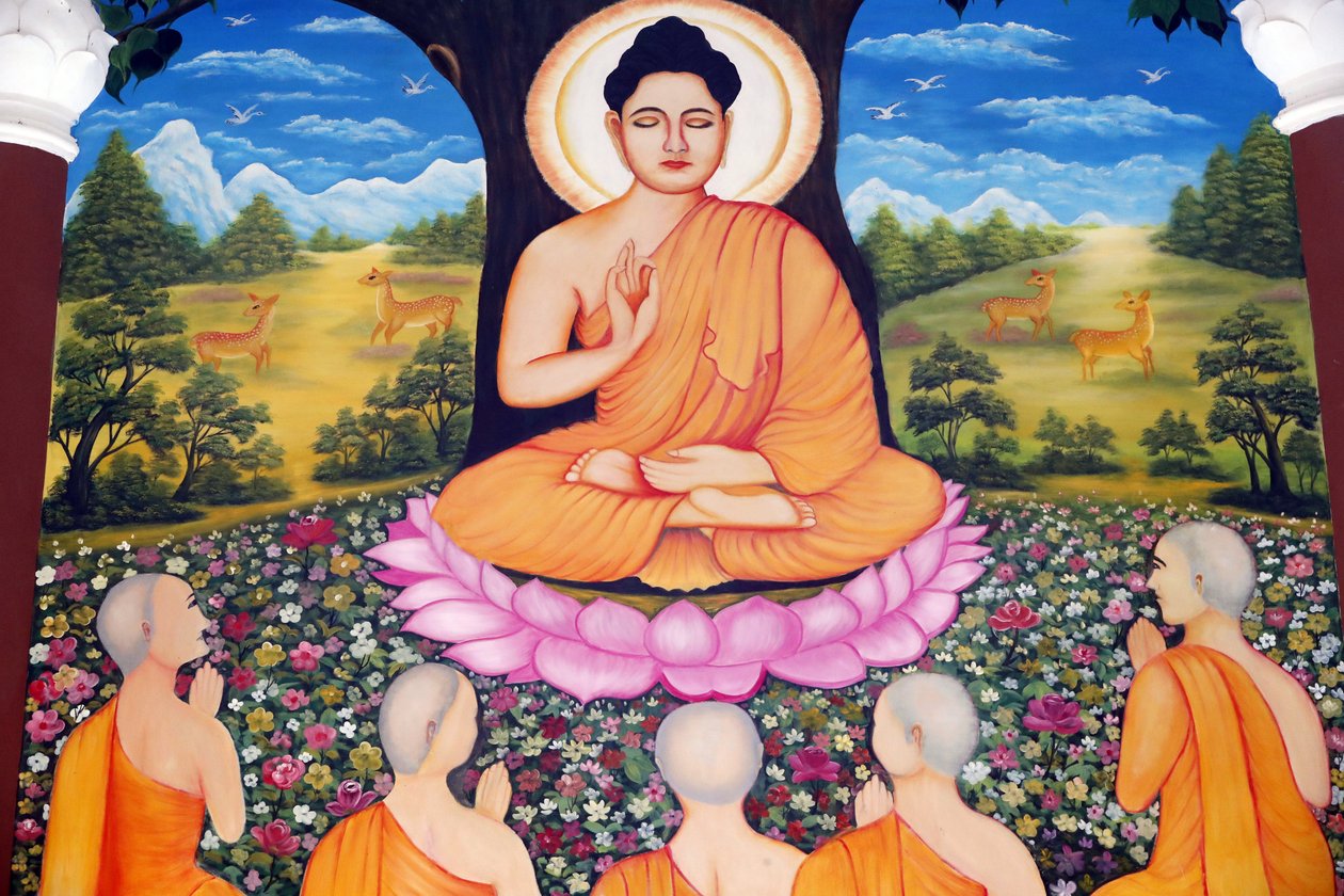 Chua Tu Quang buddhist temple. Shakyamuni Buddha preaching the sermon - the wheel of law - to his five disciples. Vung Tau. Vietnam. 作者 不明