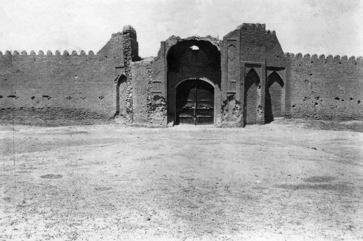 美索不达米亚萨马拉（Samarra）城门，1918年 作者 不明