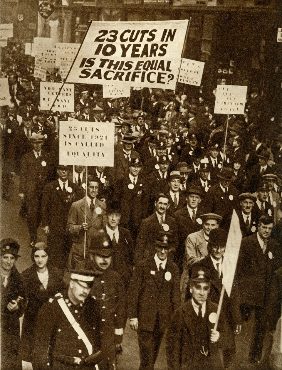 公务员抗议减薪，1935年10月，伦敦。 作者 不明