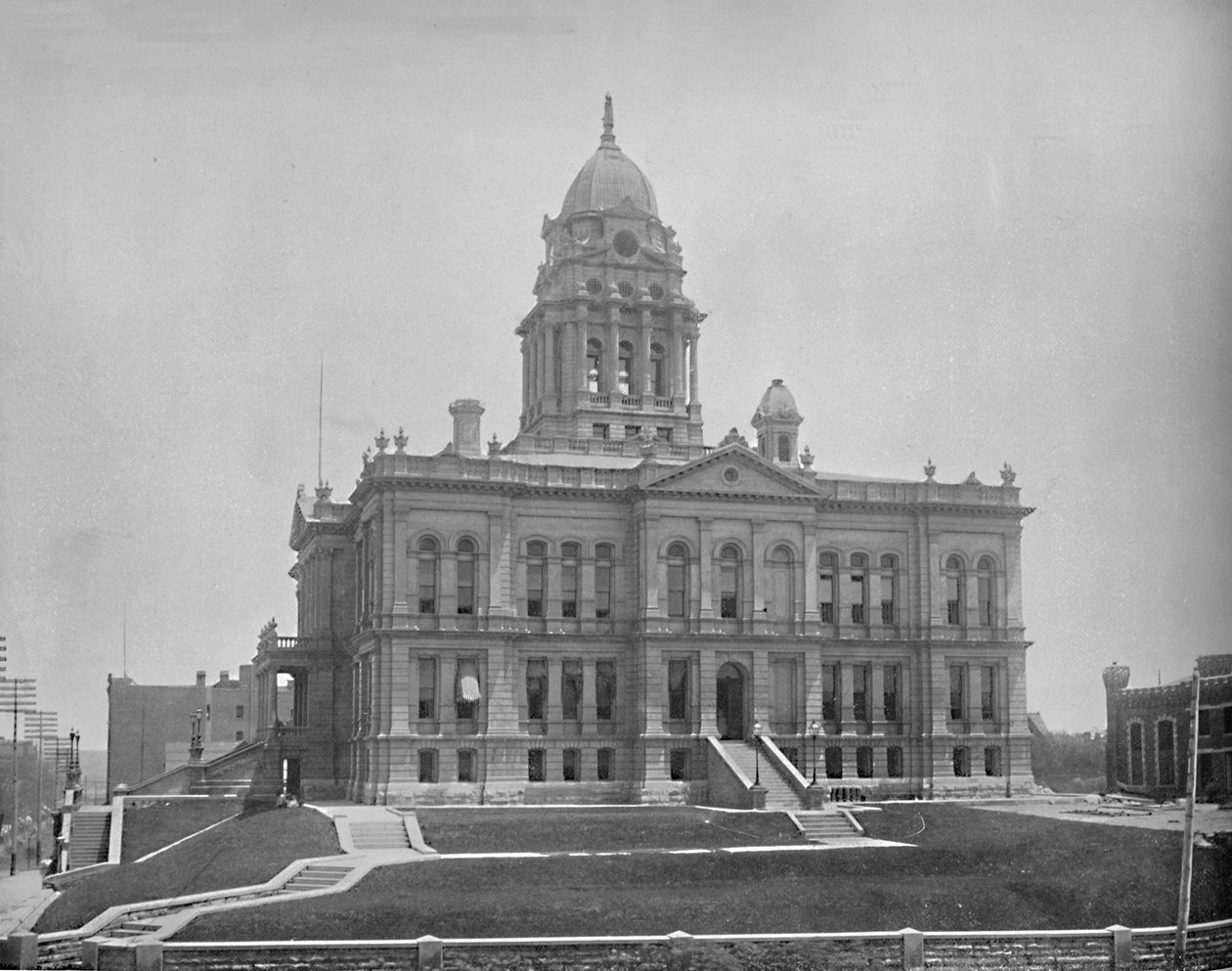 法院大楼，内布拉斯加州奥马哈市，约建于1897年。 作者 不明