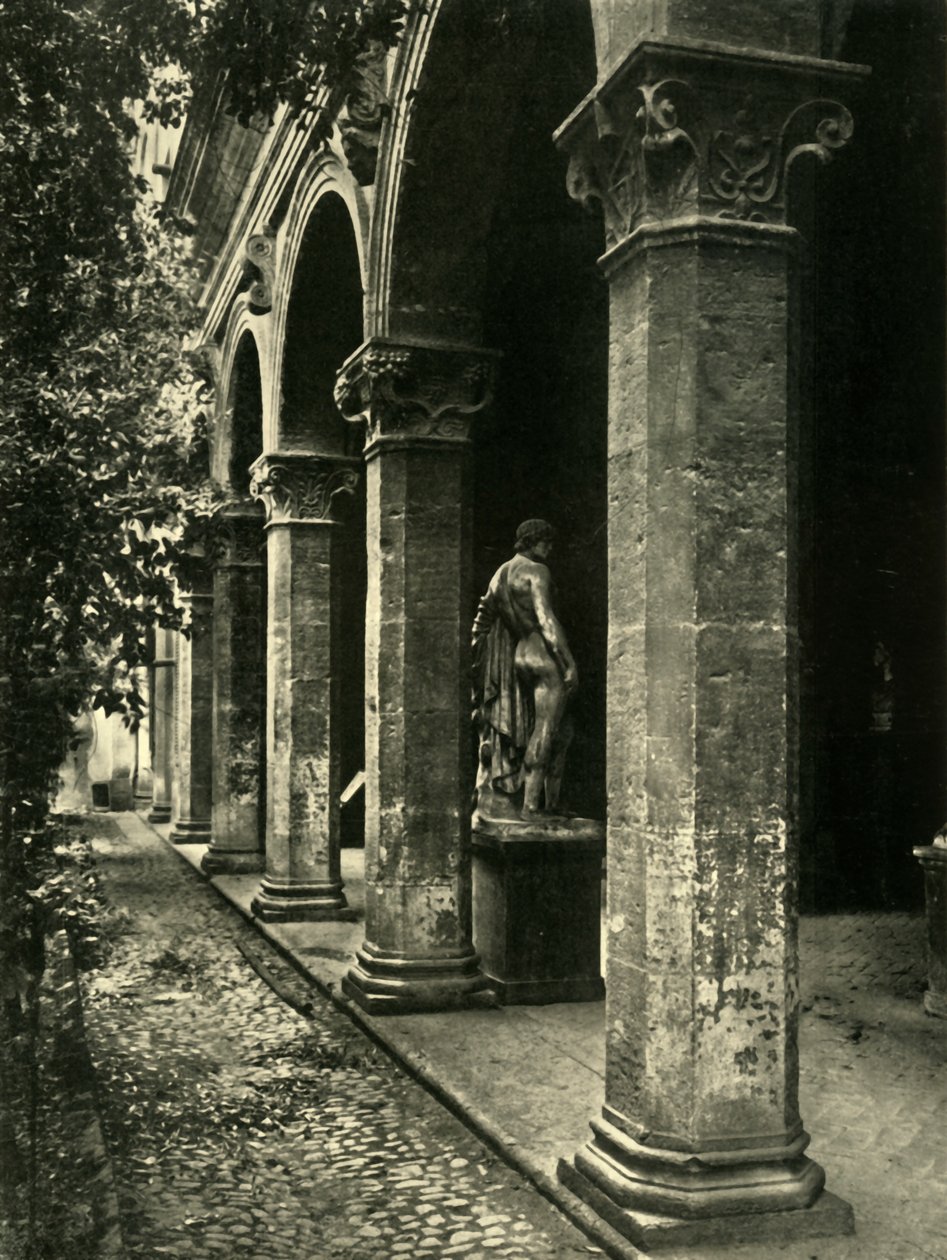 威尼斯宫的庭院，意大利罗马，1908年。 作者 不明
