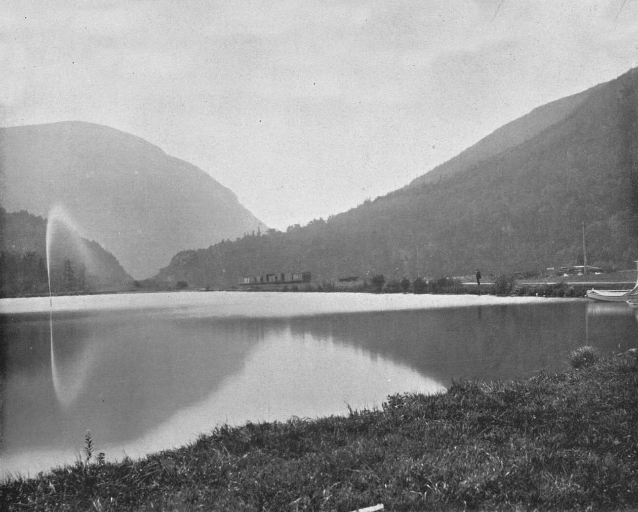 克劳福德山谷（Crawford Notch），美国新罕布什尔州怀特山（White Mountains），摄于1900年。 作者 不明