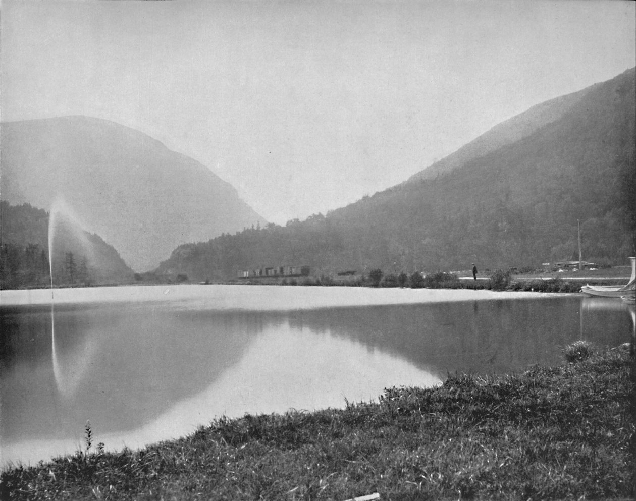 克劳福德山谷，新罕布什尔州怀特山，c1897。 作者 不明
