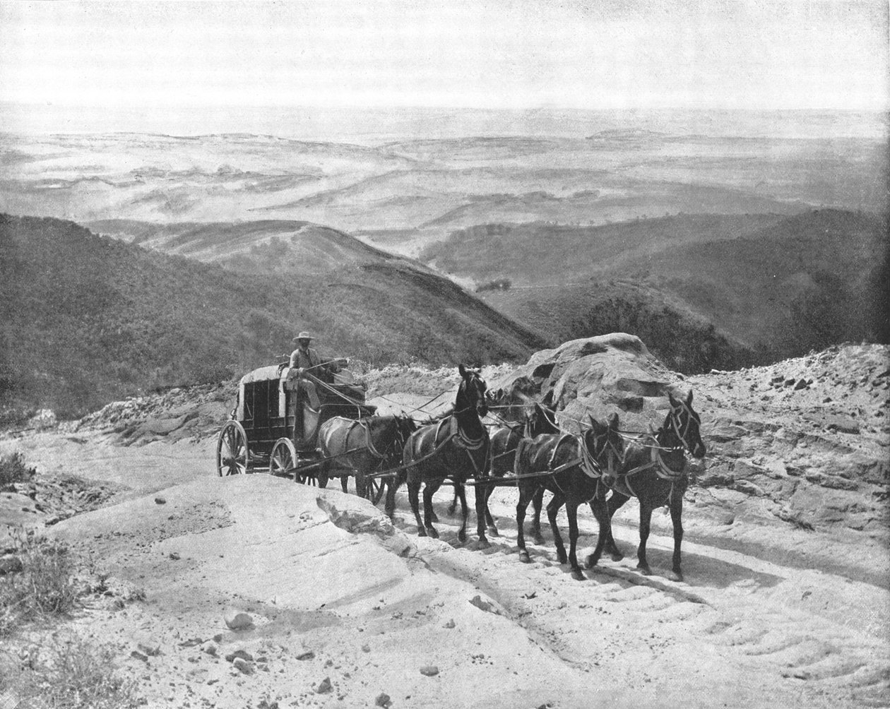 穿越圣马科斯山口，美国加利福尼亚，1900年。 作者 不明