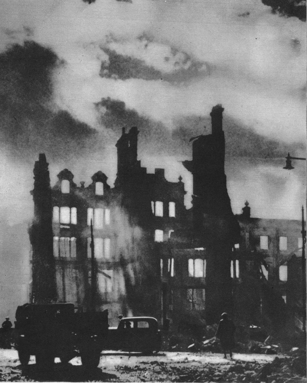 1941年1942年，经过一夜的地狱，黎明破晓找到了变身的城市 作者 不明