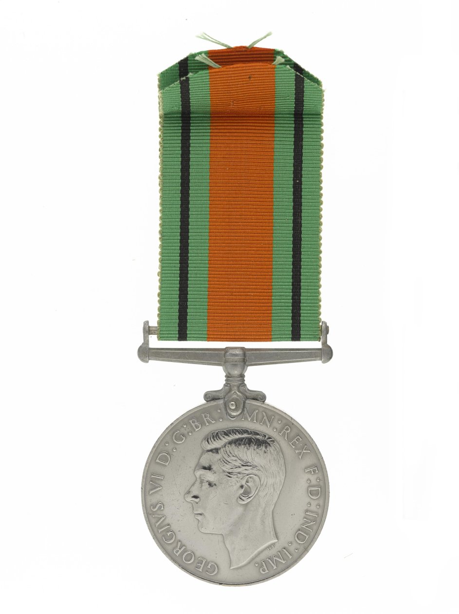 Defence Medal 1939-45 (nickel & silk) 作者 不明