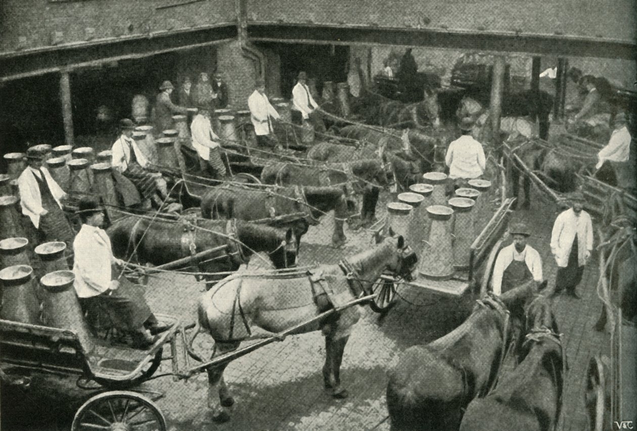 送货车，始于1902年，位于沃克斯豪尔的Messrs，Freeth和Pococks中央仓库。 作者 不明