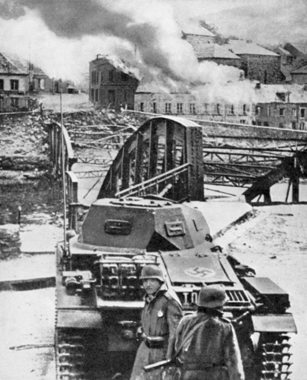 比利时人破坏默兹河上的桥，以阻止德国前进，第二次世界大战，1940年 作者 不明