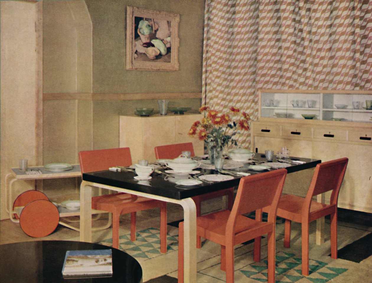 带芬兰家具的餐厅，1938年 作者 不明