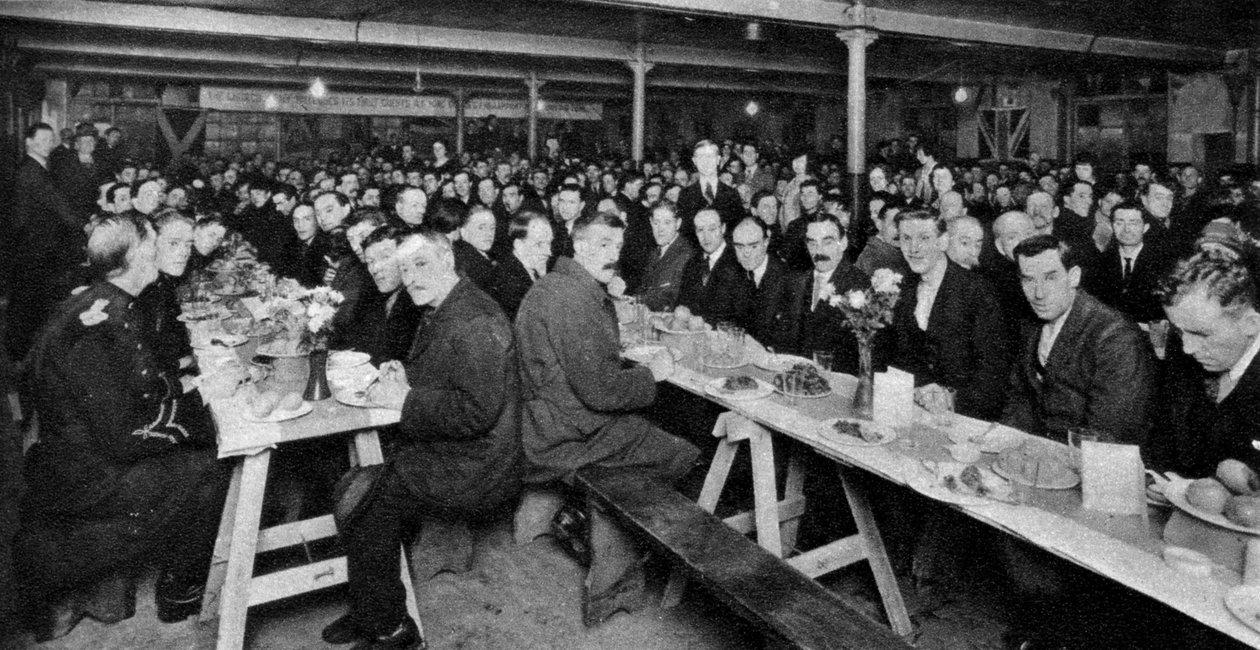 1926-1927年伦敦威斯敏斯特教堂军械库的无家可归者晚餐 作者 不明