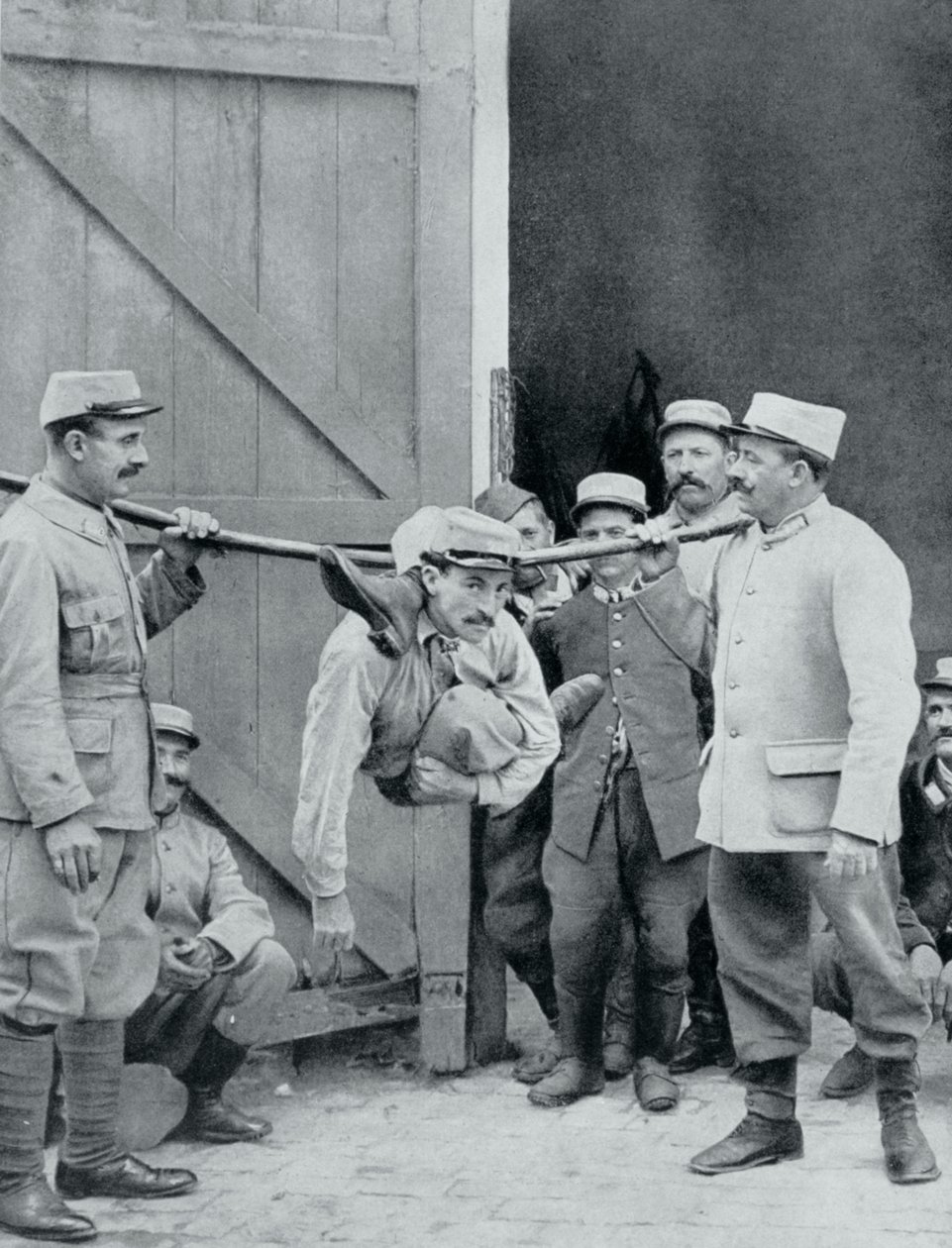 正面的干扰物，人类的毒蛇，法国，第一次世界大战，1915年 作者 不明