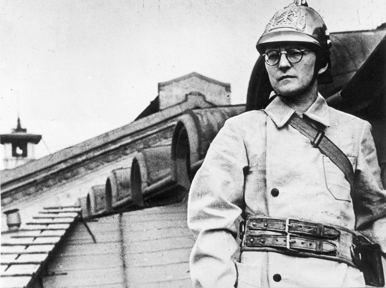 苏联作曲家德米特里·肖斯塔科维奇（Dmitri Shostakovich），1941年第二次世界大战在苏联列宁格勒被围困期间 作者 不明