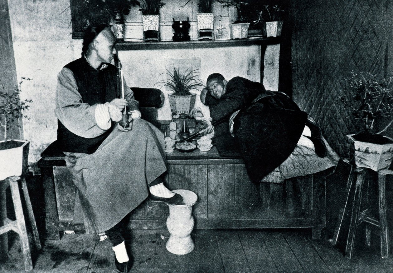 Drugs: opium smokers in China 作者 不明
