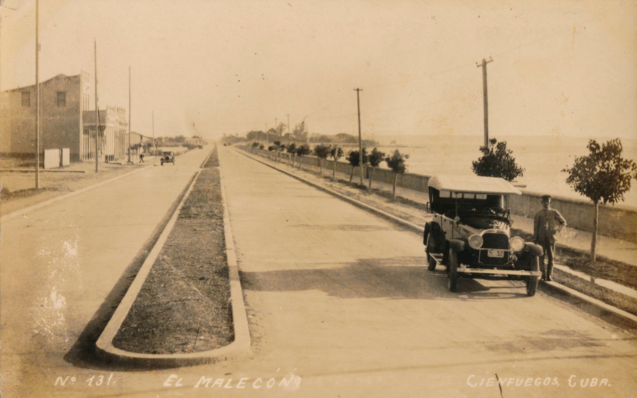 El Malecon，西恩富戈斯，古巴，摄于1910年。 作者 不明
