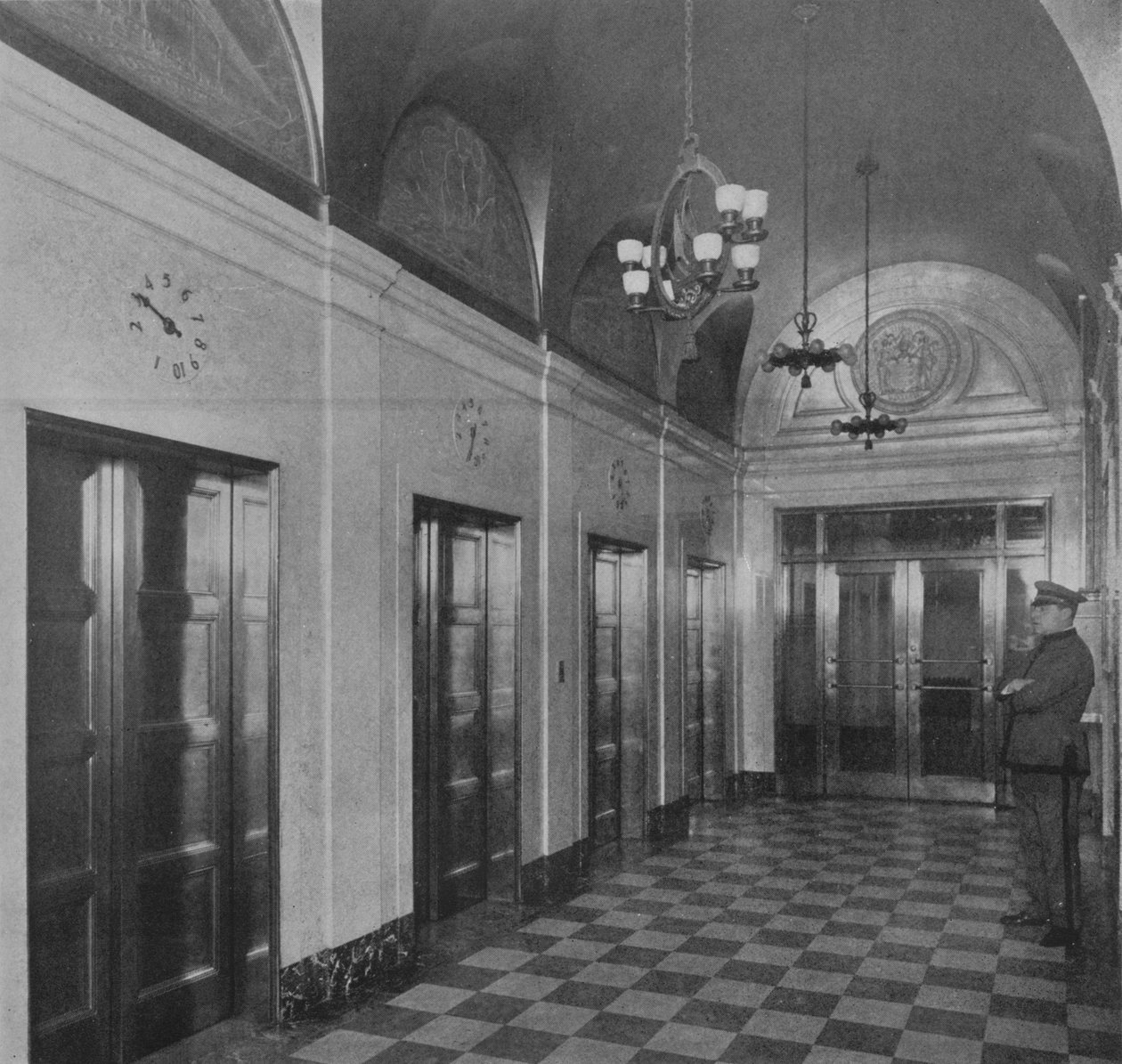 电梯大厅，新泽西州纽瓦克商会大楼，1924年 作者 不明