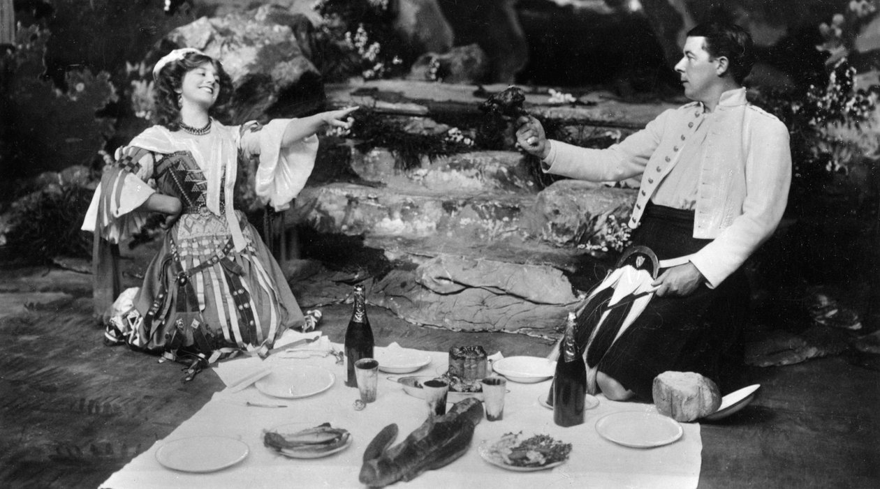 艾拉琳·泰里斯（Ellaline Terriss）和西摩·希克斯（Seymour Hicks），摄于《同志戈登》，摄于1907年 作者 不明
