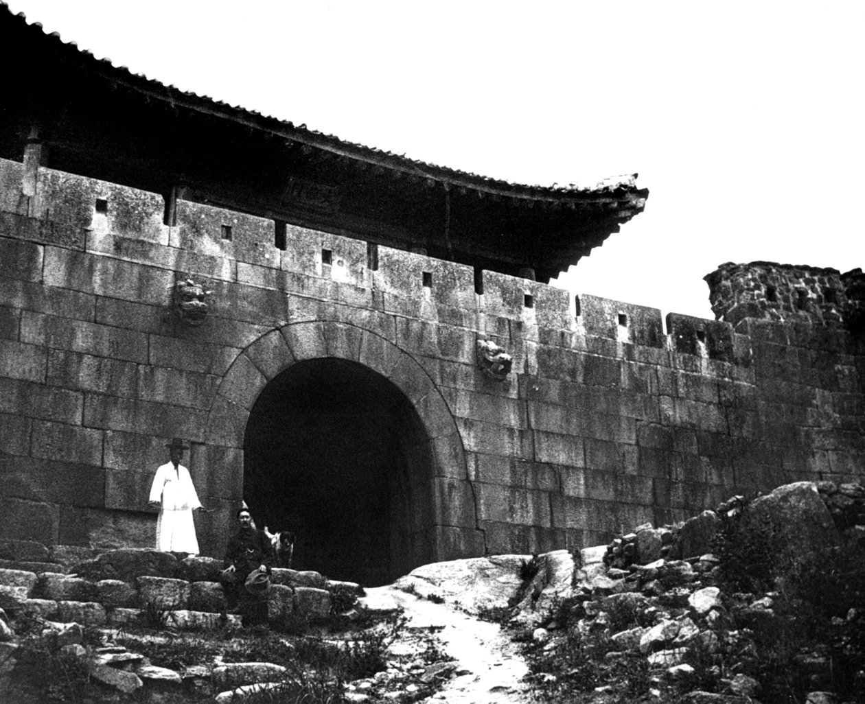 寺庙入口，韩国，1900年 作者 不明