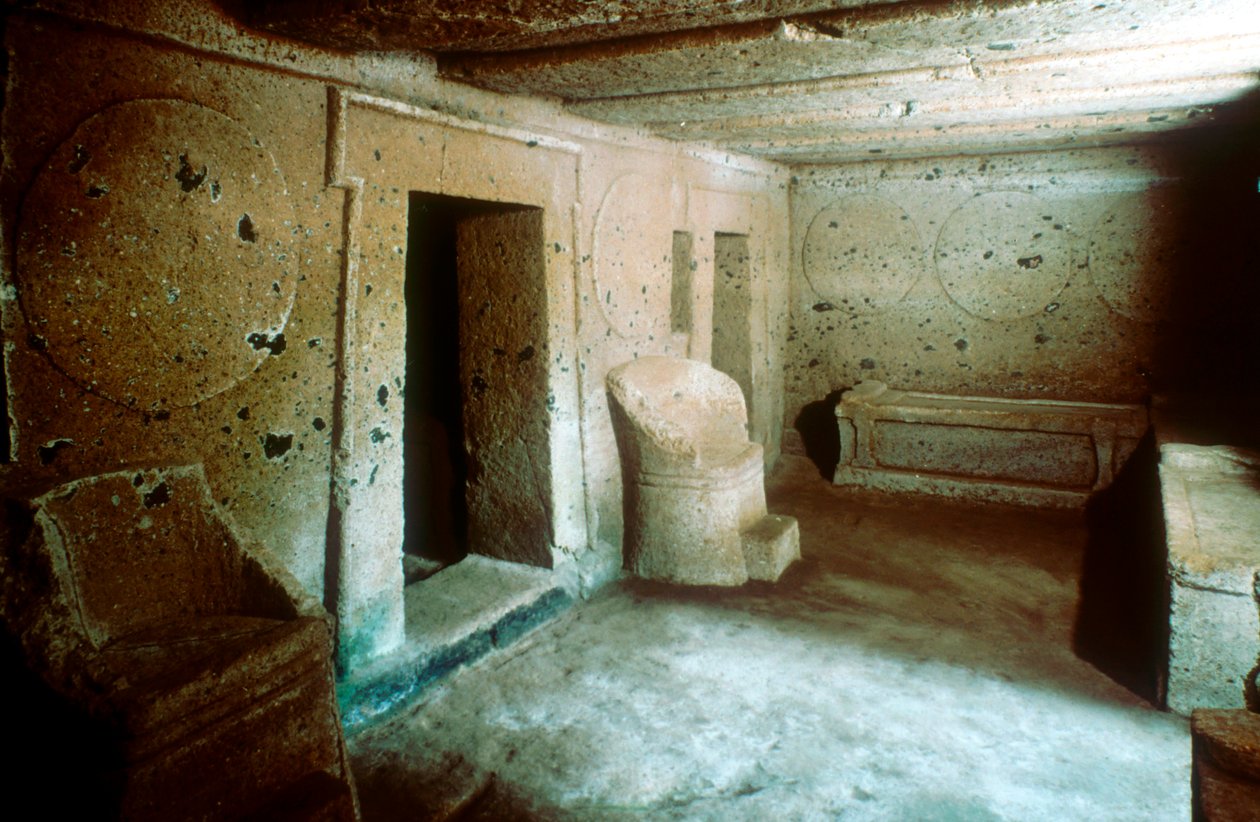 公元前7-6世纪，意大利Cerveteri Caere，伊特鲁里亚墓地的一座墓的入口 作者 不明