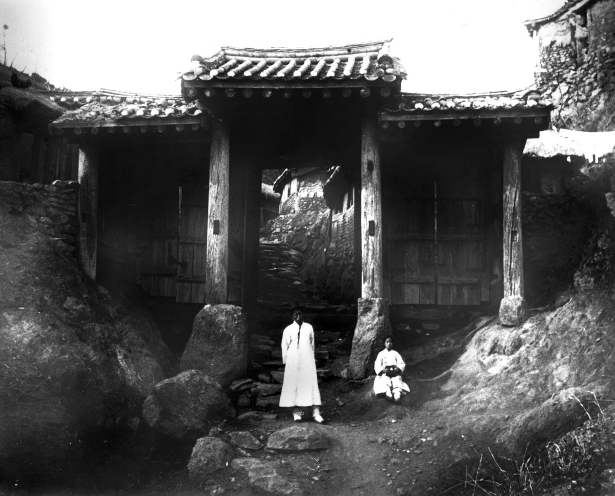 1900年，韩国一个村庄的入口 作者 不明
